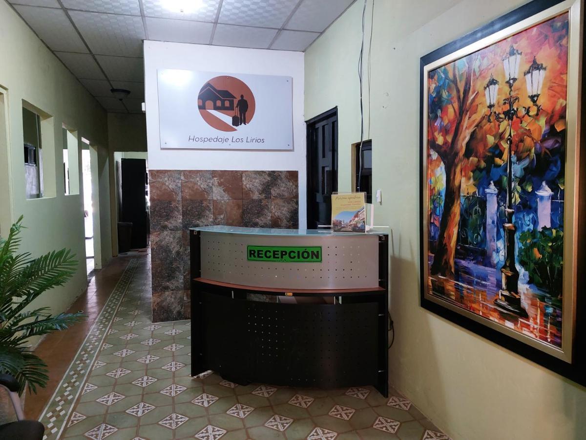 Hospedaje Los Lirios Chitre Bagian luar foto