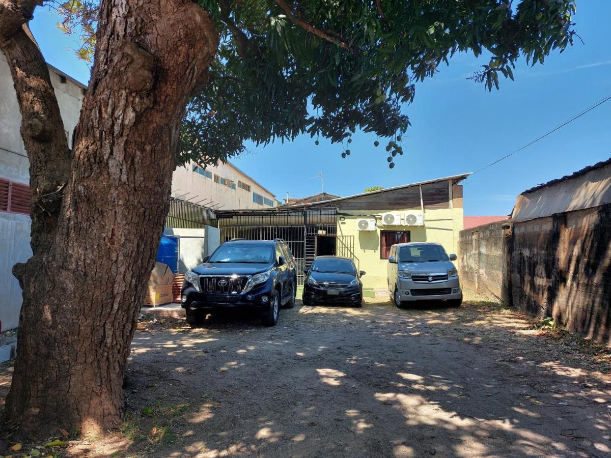 Hospedaje Los Lirios Chitre Bagian luar foto