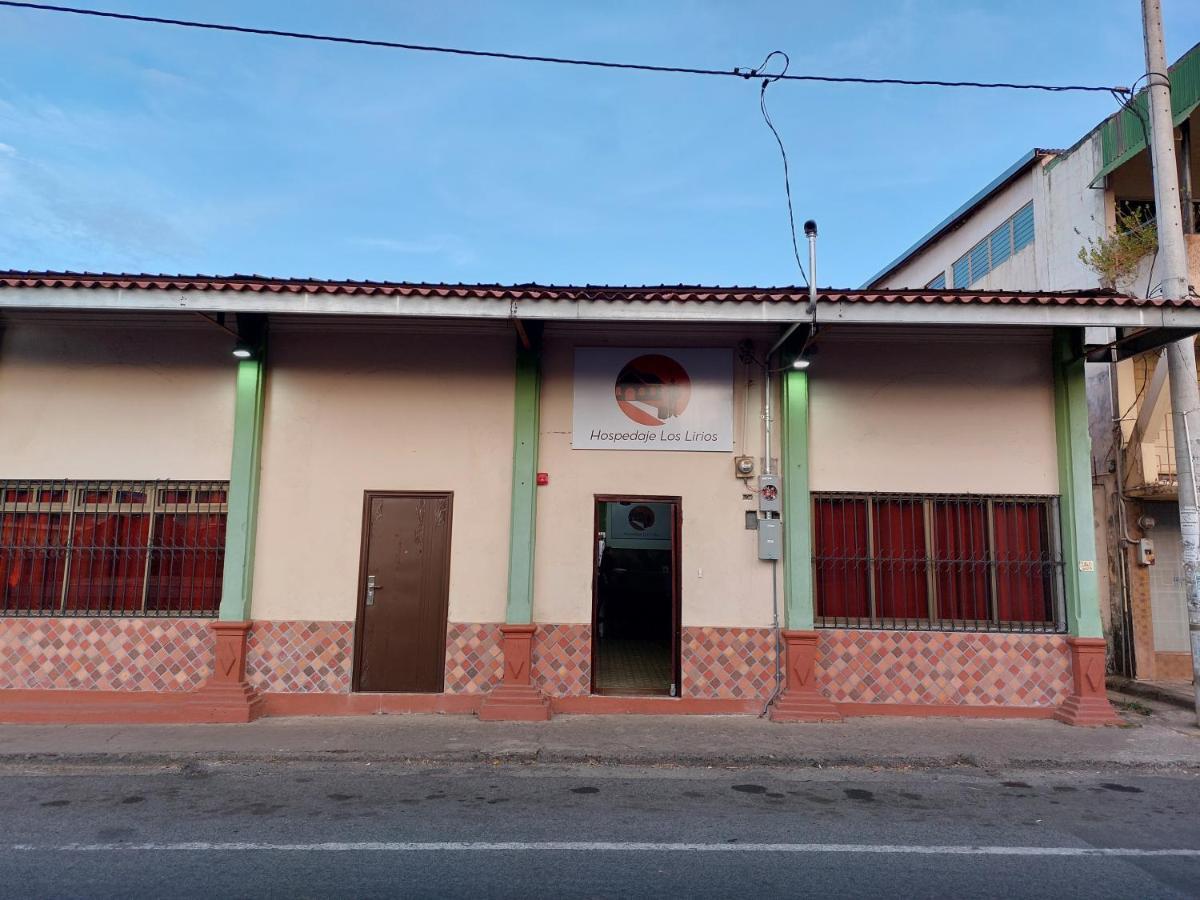 Hospedaje Los Lirios Chitre Bagian luar foto